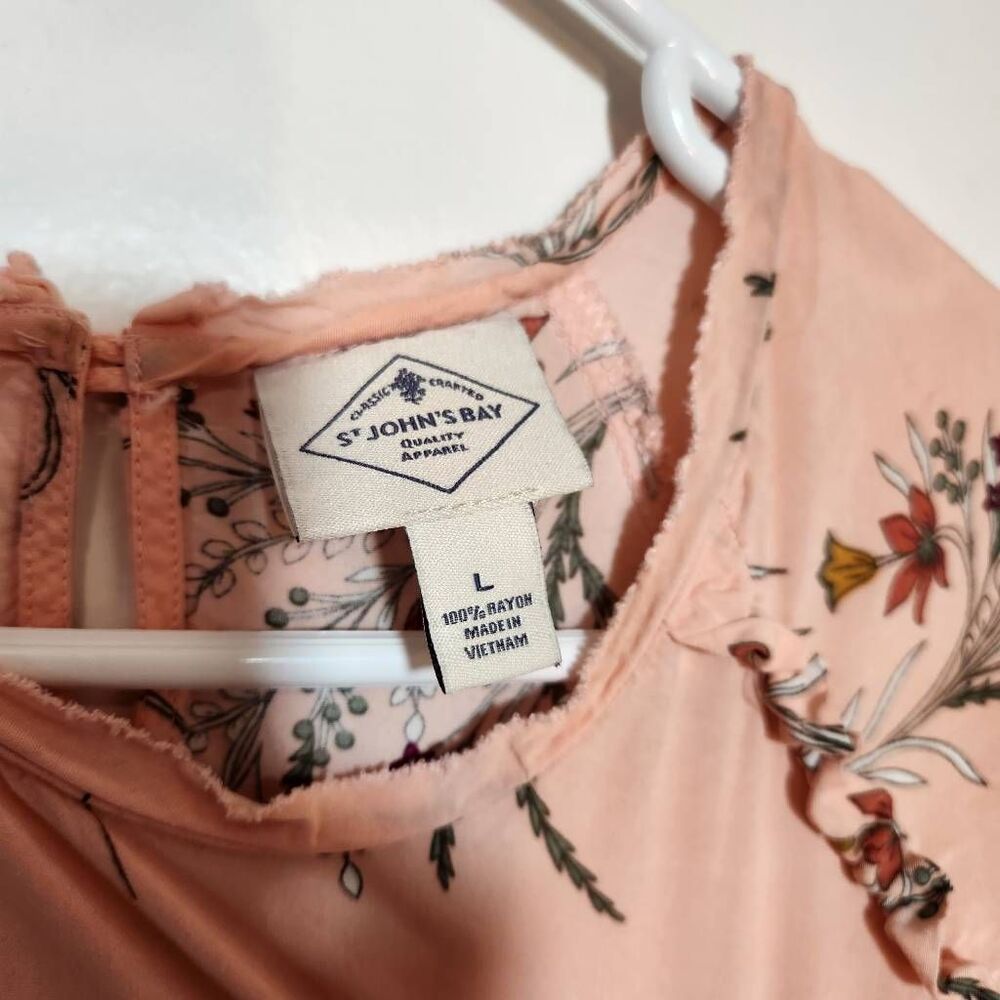 St. John's Bay floral blouse - Picture 3 of 5
